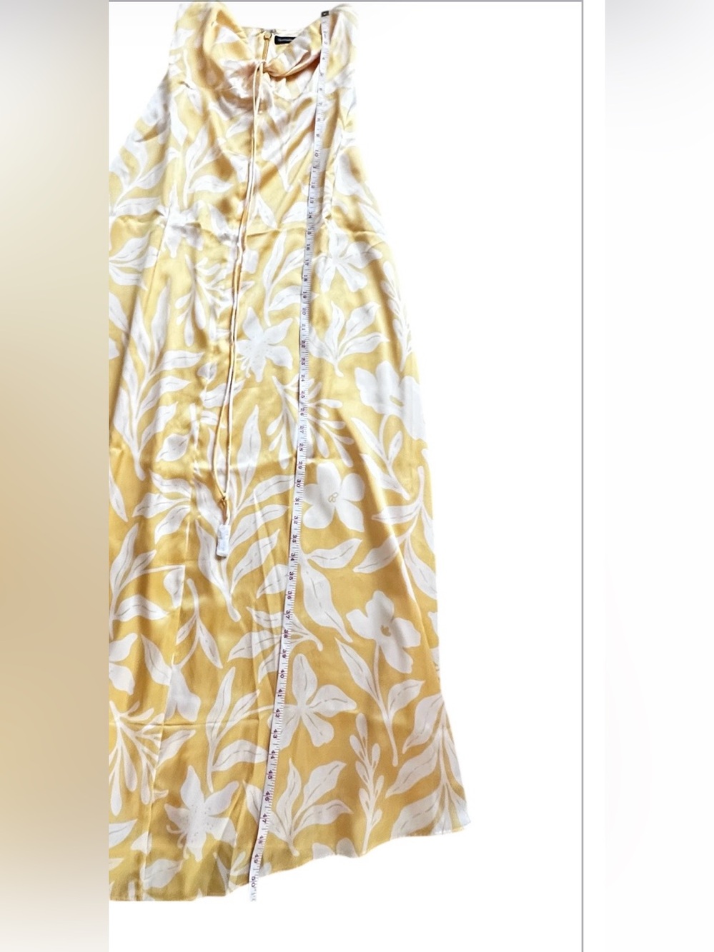 Abercrombie
Yellow & White Floral Strapless Maxi Dress - Picture 5 of 12